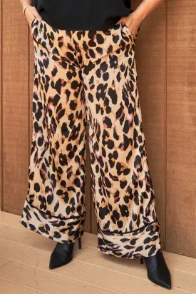 Junior Plus Leopard Print Satin Wide Leg Pants /2-2-2