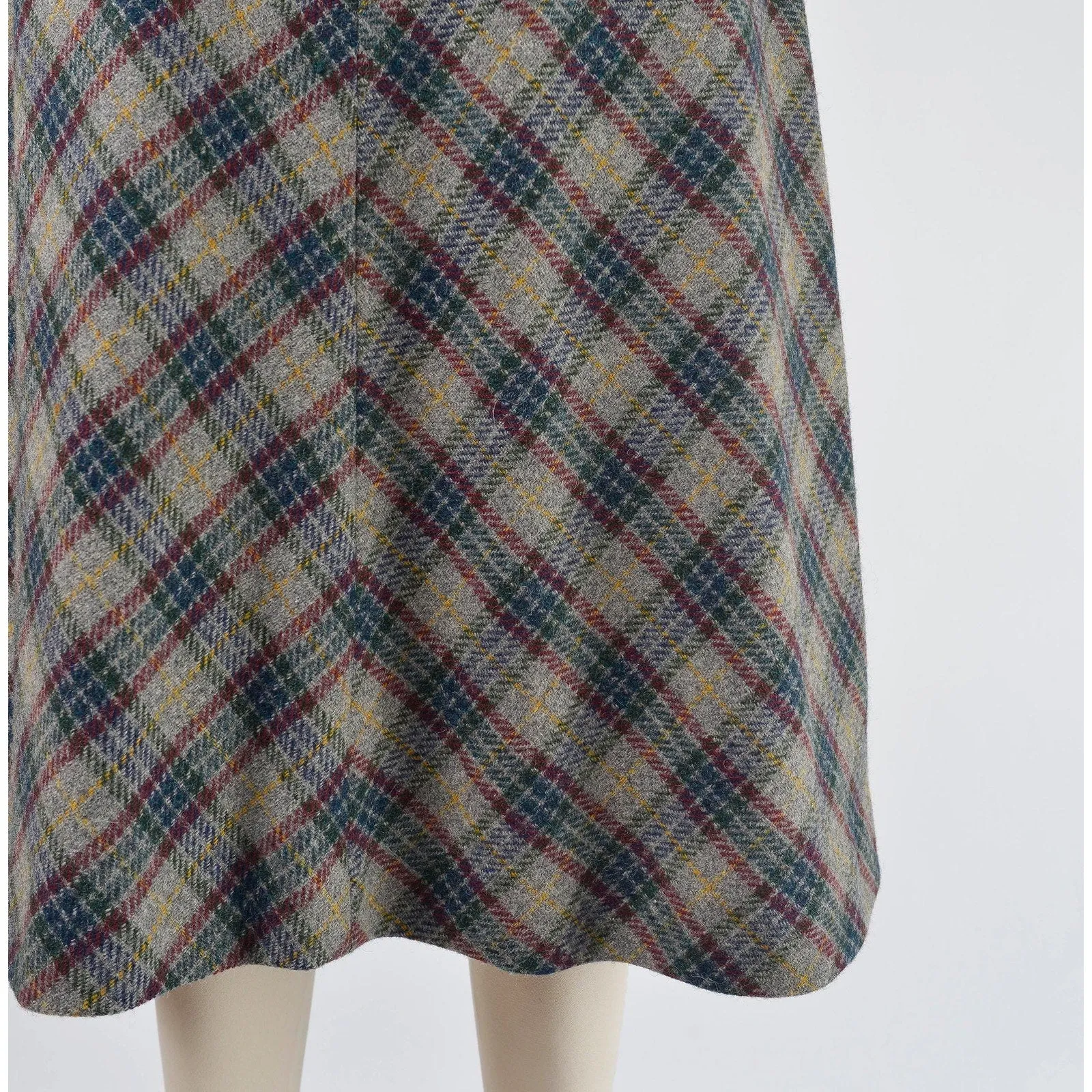 Vintage 70s Gray Plaid Skirt Wool A-line Midi Skirt Preppy Academia Style size Small