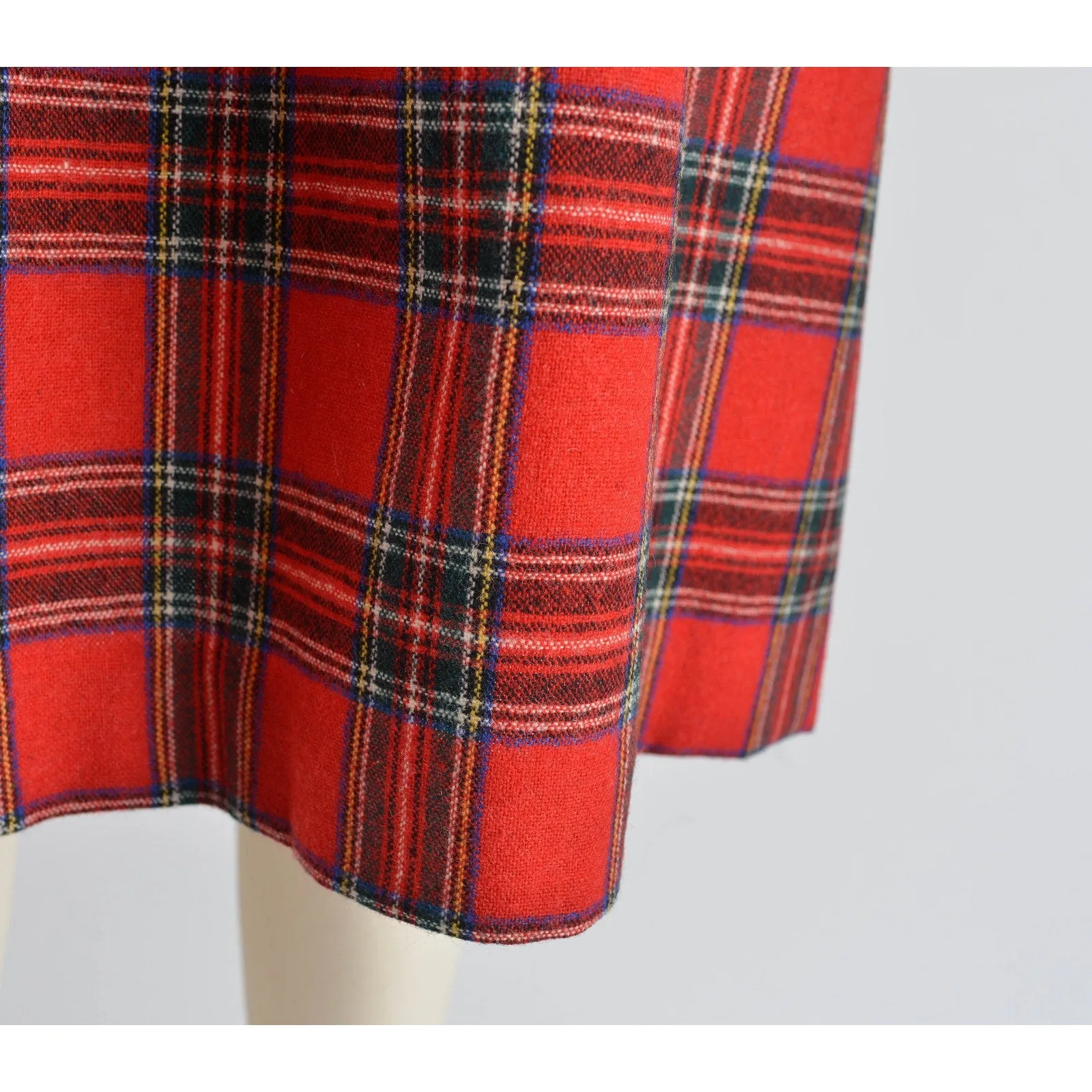 Vintage 70s Red Tartan Plaid Wool Blend Preppy Full Midi Skirt with Pockets size Small